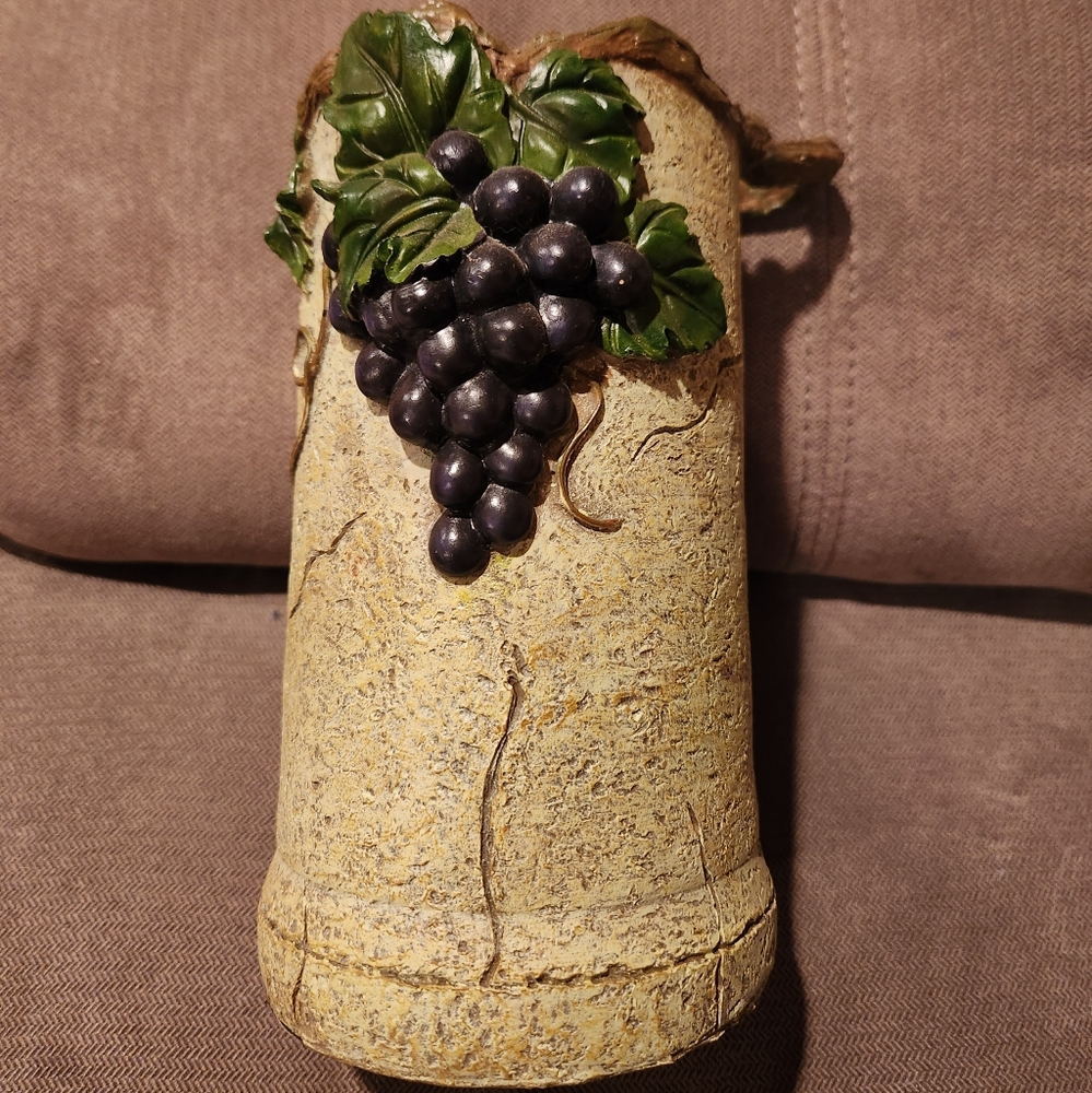 Decorative grapes wine bottle holder
